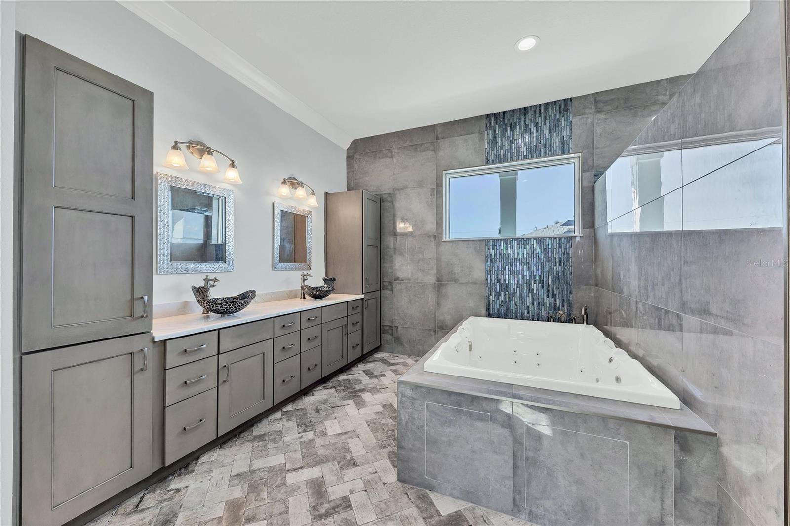 GROVE CITY SHORES - Residential