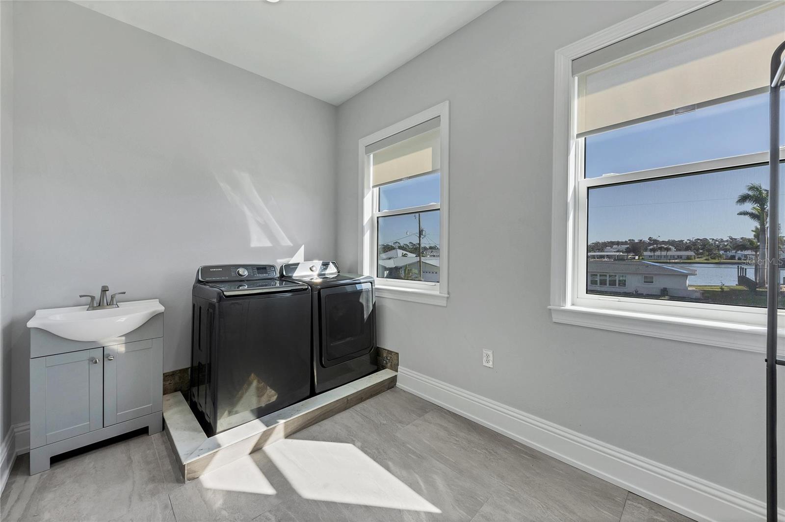 GROVE CITY SHORES - Residential