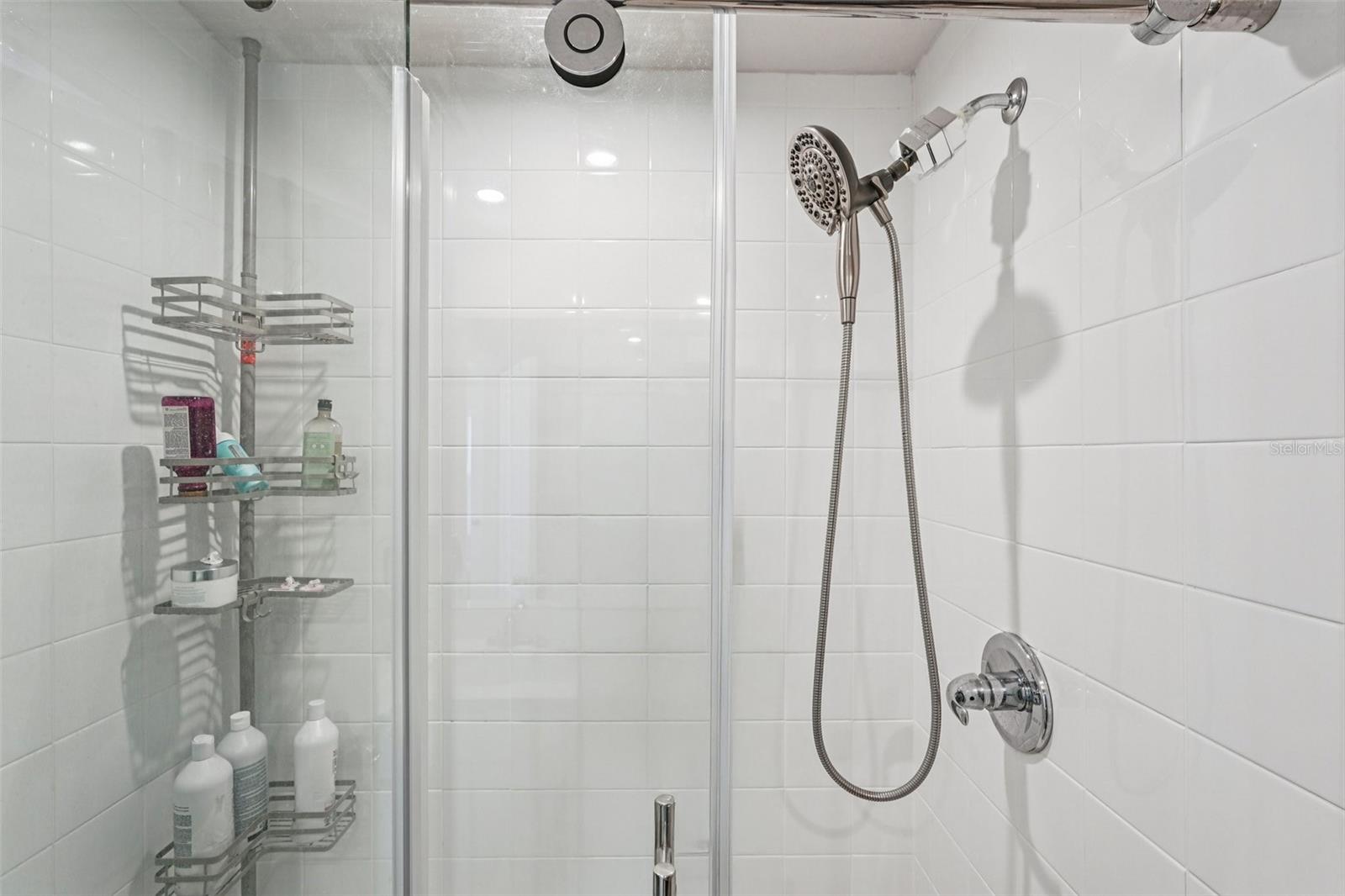 AVALON WOODS - Residential