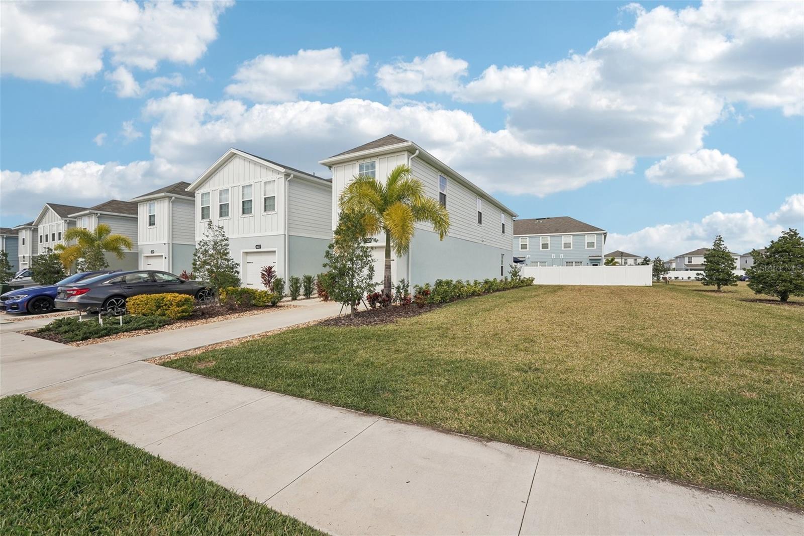 AVALON WOODS - Residential