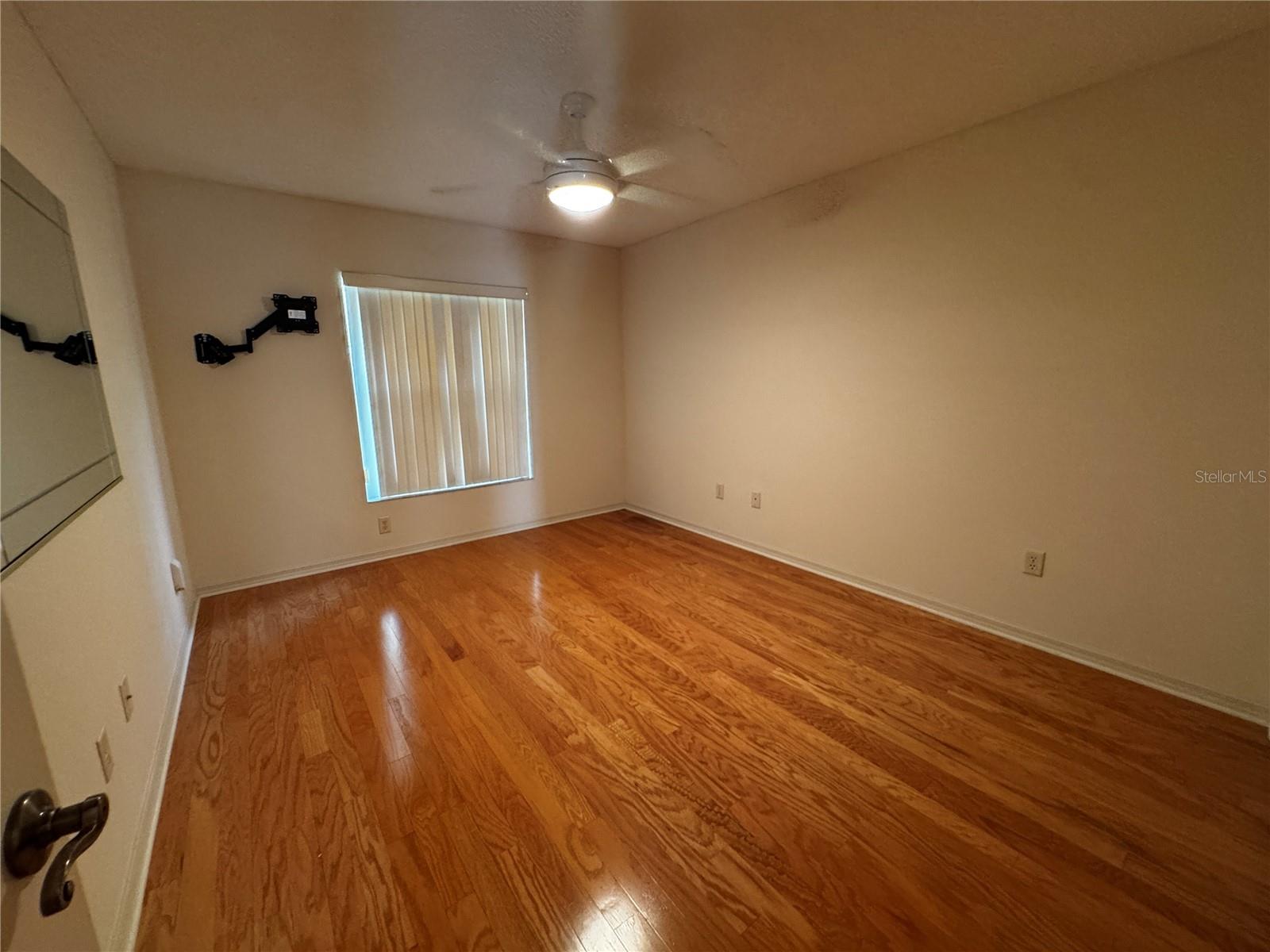 VILLAGE/MARIAN UN 56 - Residential Lease