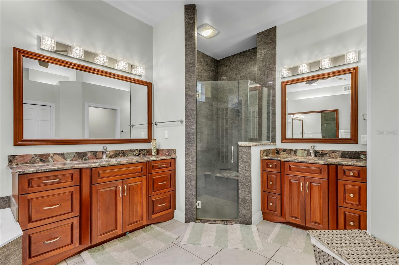 BROADWATER - Residential