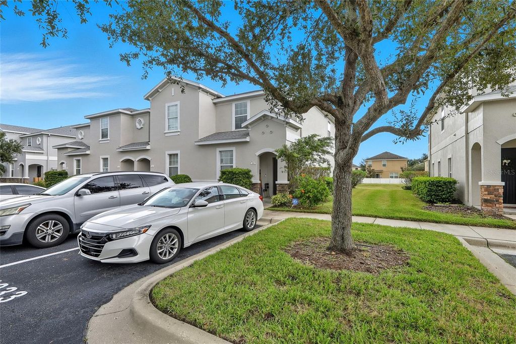 Photo of 1933 Greenwood Valley Drive, Plant City, FL 33563 (MLS # TB8429345)