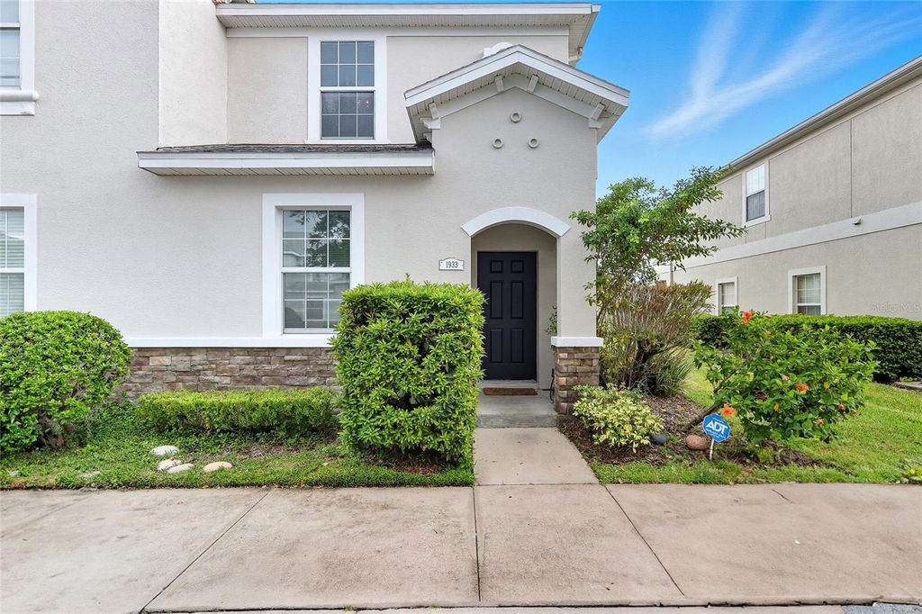 Photo of 1933 Greenwood Valley Drive, Plant City, FL 33563 (MLS # TB8429345)