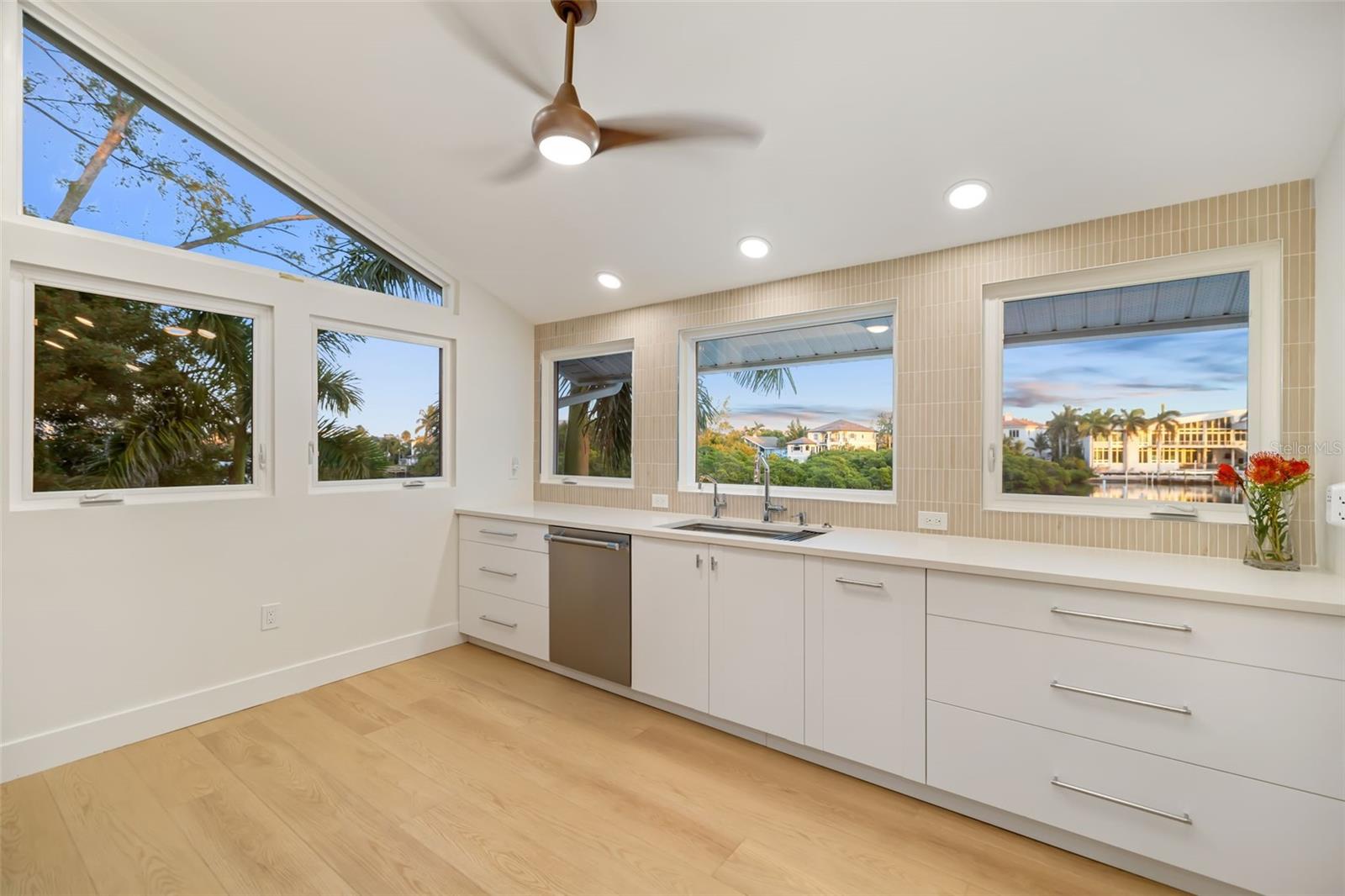 SIESTA ES BOYDS REP - Residential