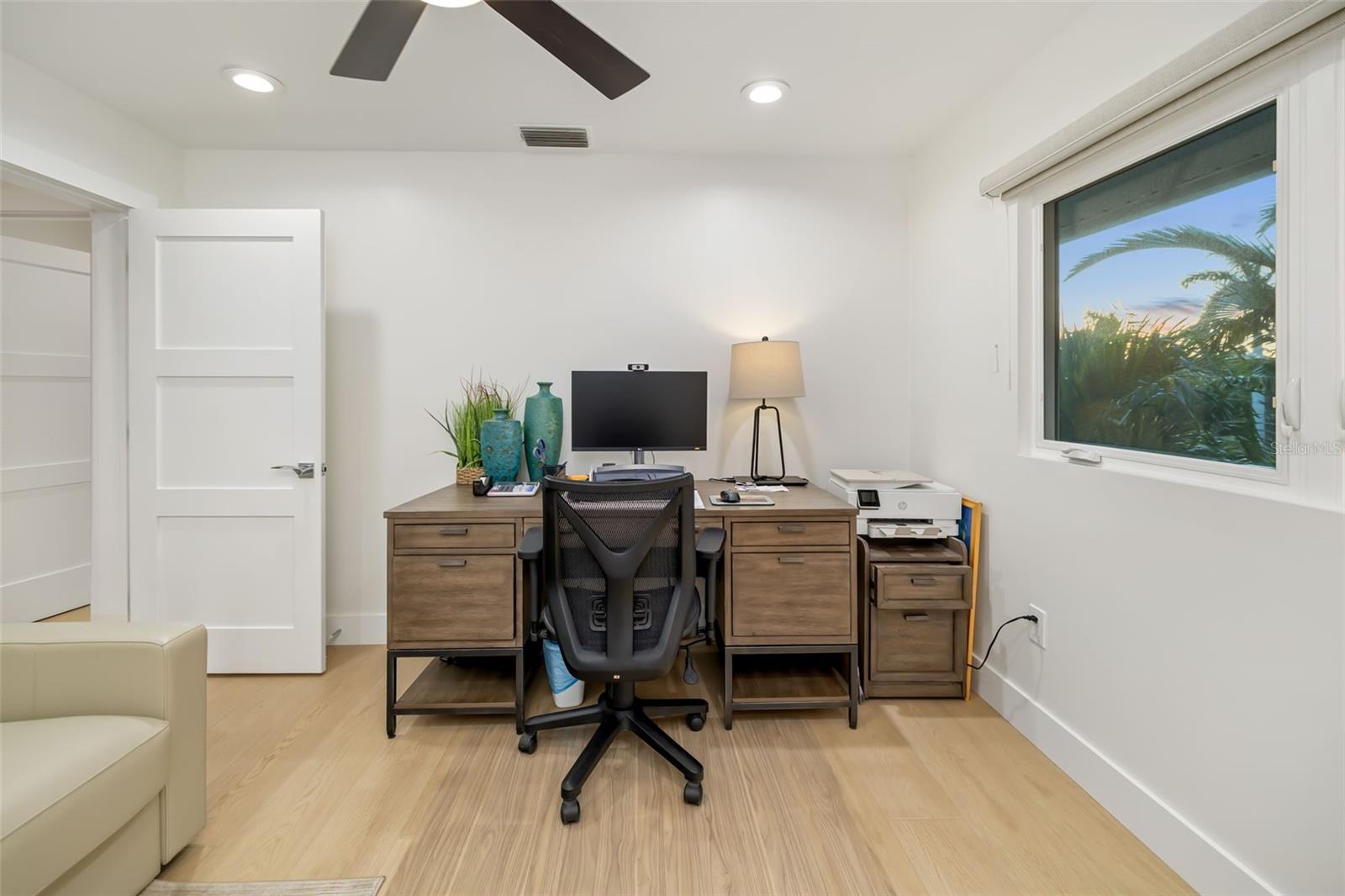 SIESTA ES BOYDS REP - Residential