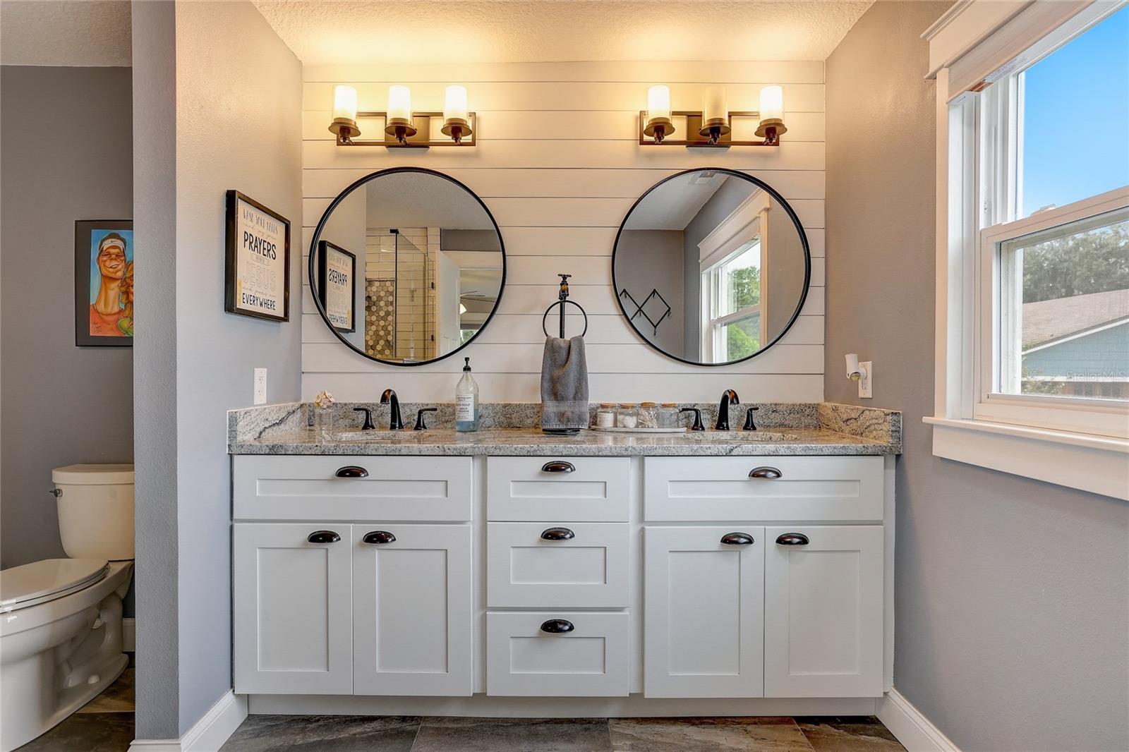 ACREAGE & UNREC - Commercial Sale