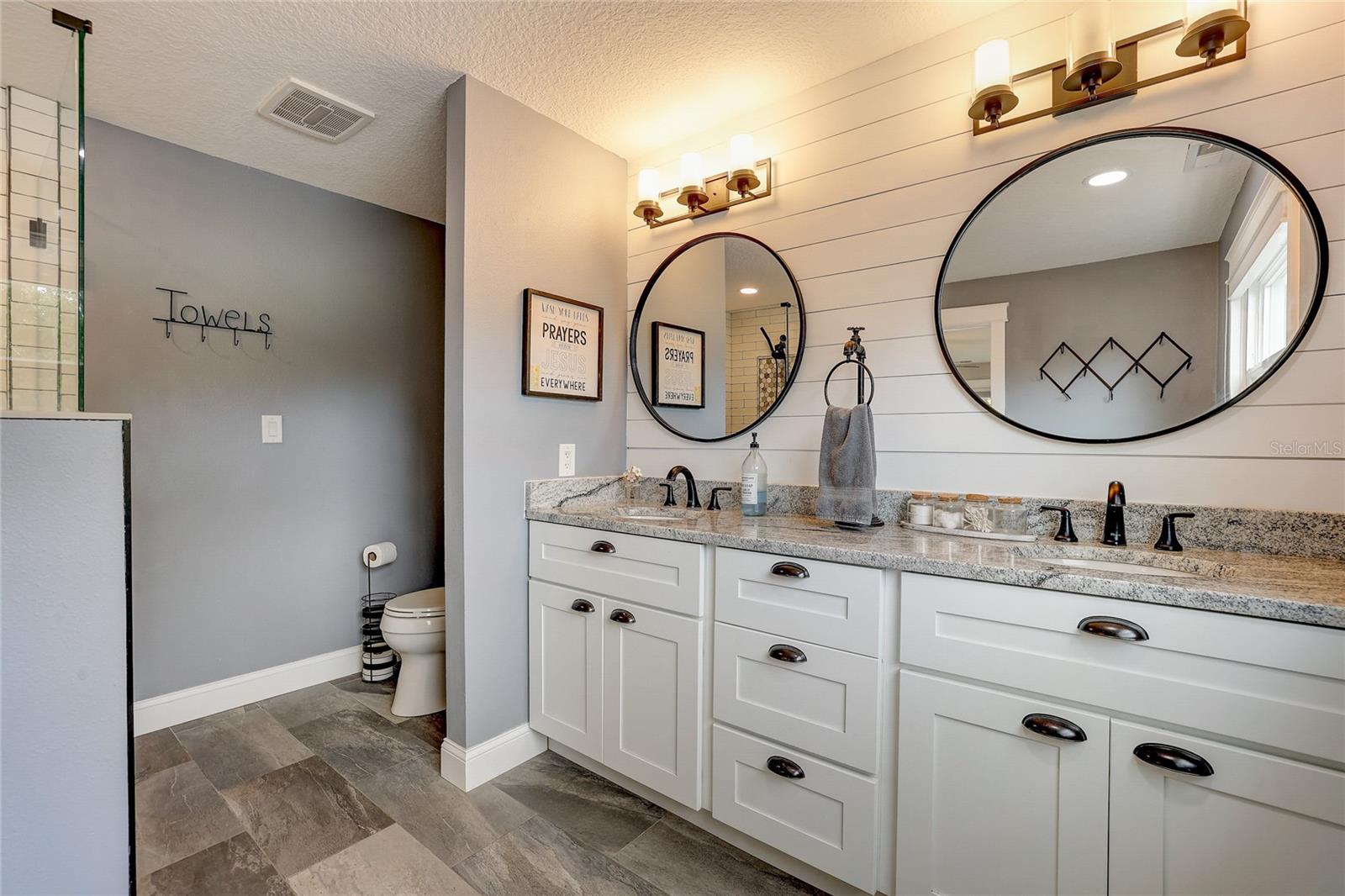 ACREAGE & UNREC - Commercial Sale