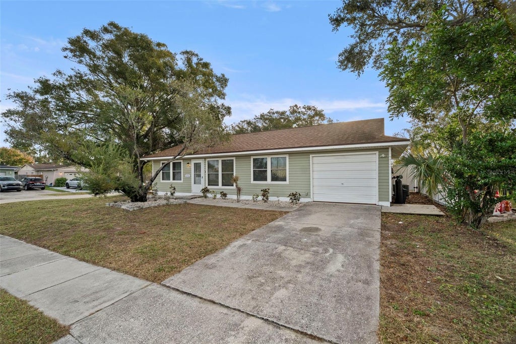 Photo of 6500 Briar Ridge Court N, Pinellas Park, FL 33782 (MLS # TB8543698)
