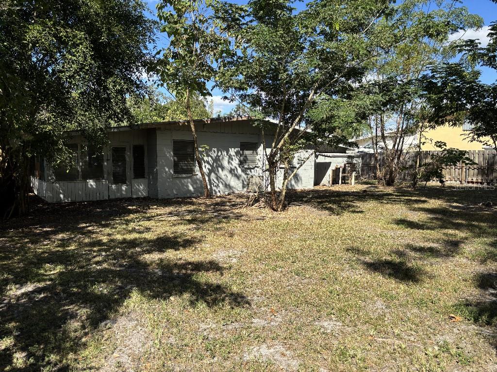 DE SOTO LAKES - Residential