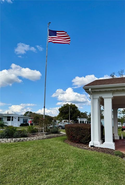 A home in LAKELAND