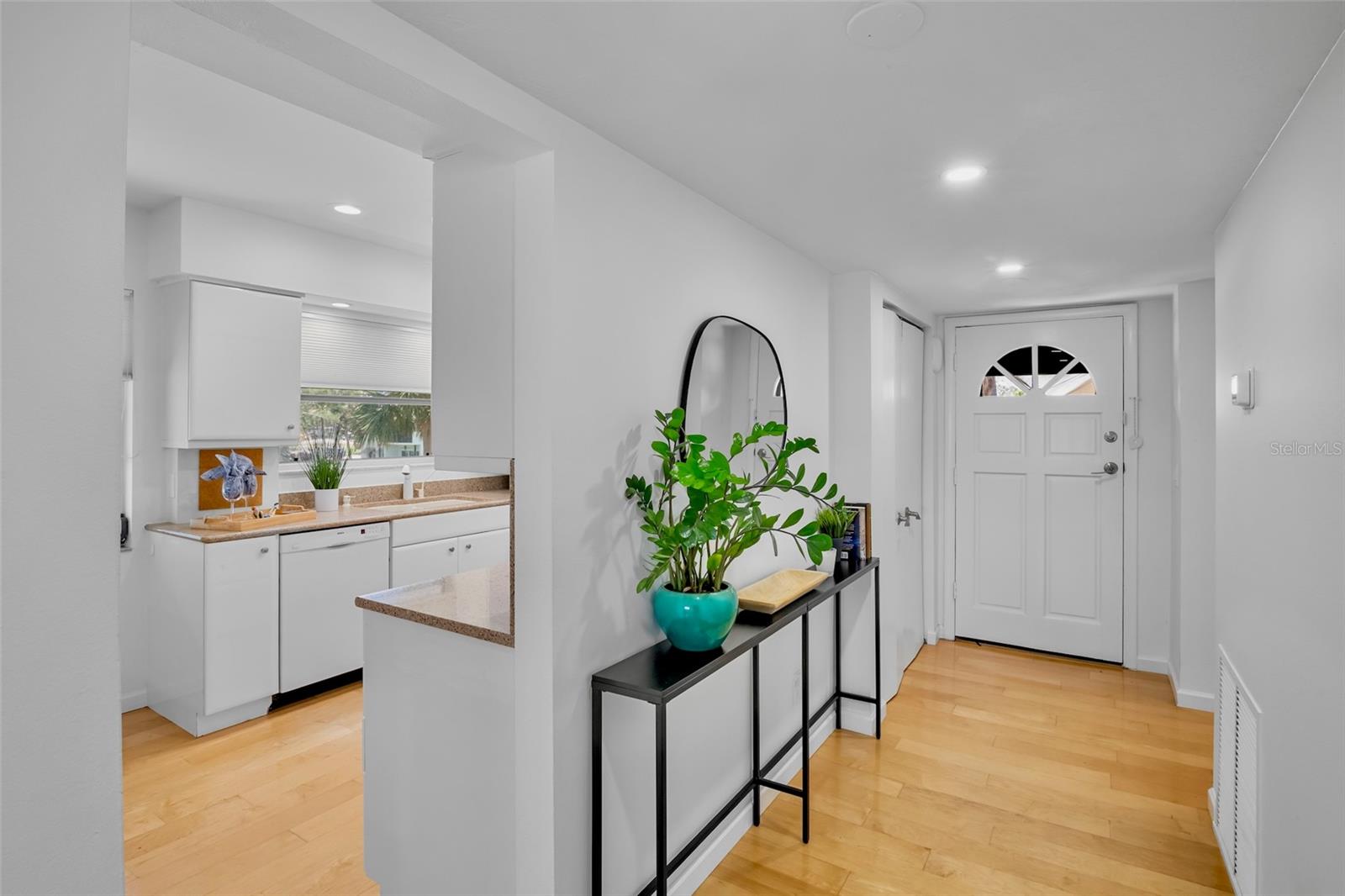 PELICAN HARBOUR & BEACH CLUB - Residential