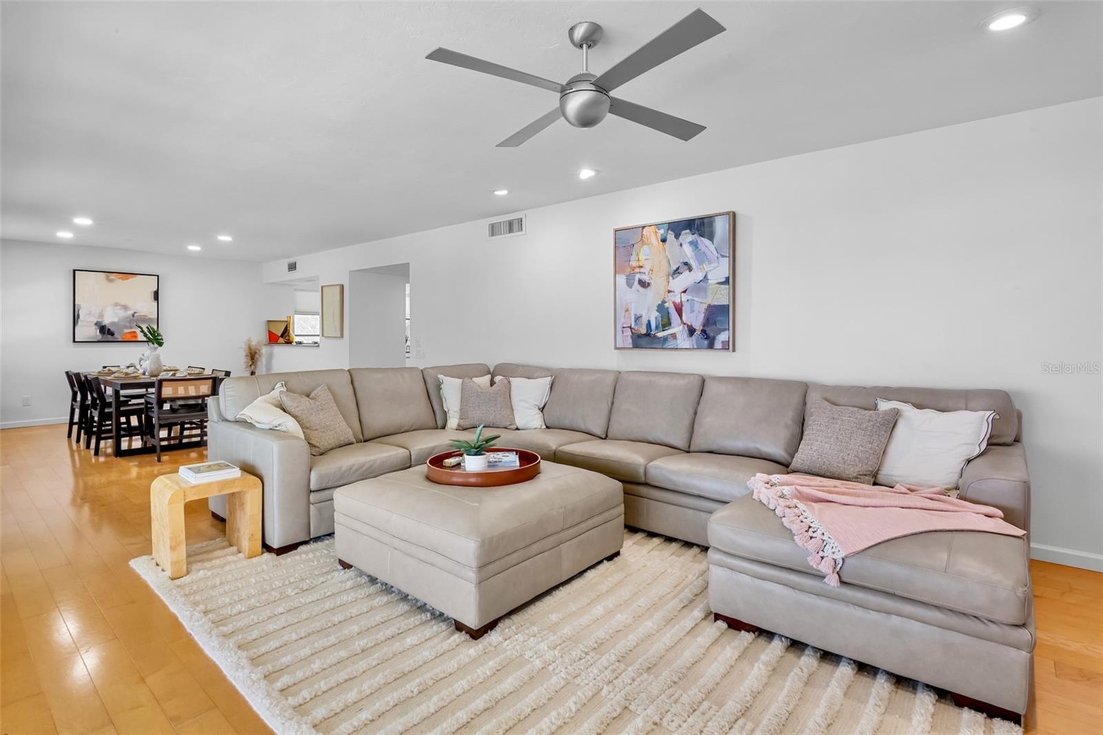 PELICAN HARBOUR & BEACH CLUB - Residential