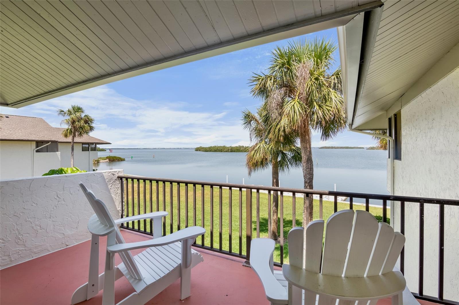 PELICAN HARBOUR & BEACH CLUB - Residential