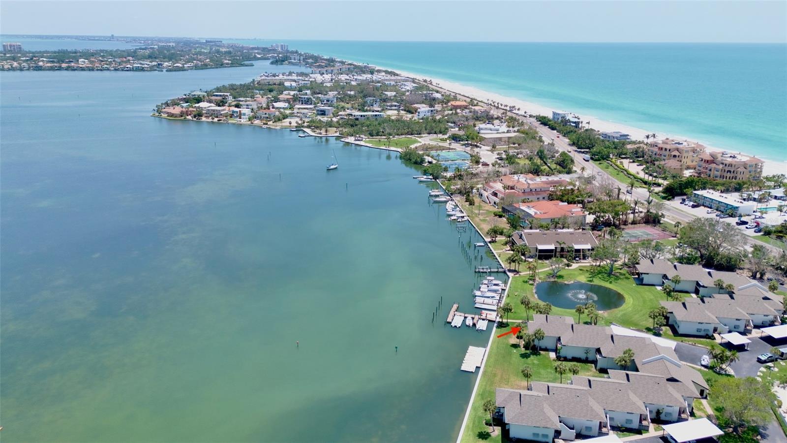 PELICAN HARBOUR & BEACH CLUB - Residential