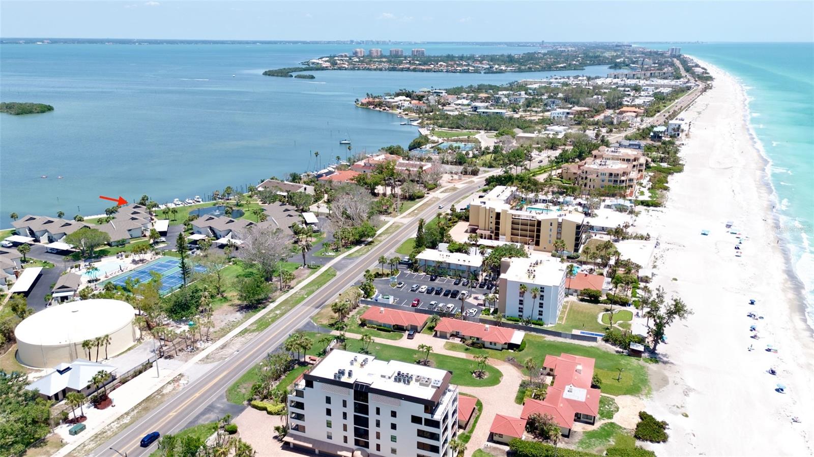 PELICAN HARBOUR & BEACH CLUB - Residential