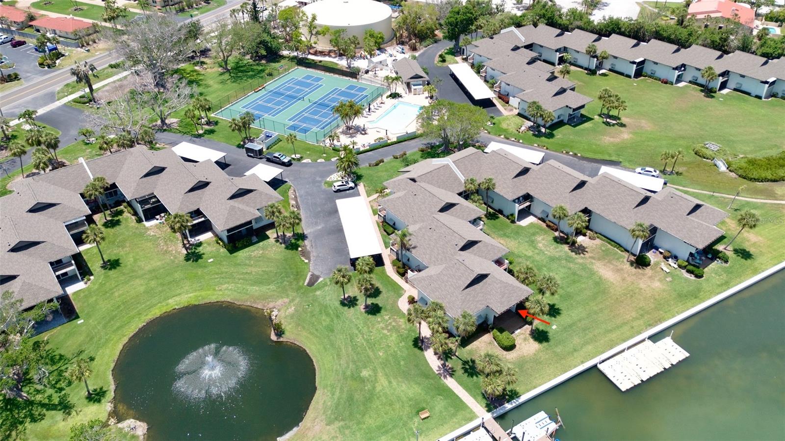 PELICAN HARBOUR & BEACH CLUB - Residential