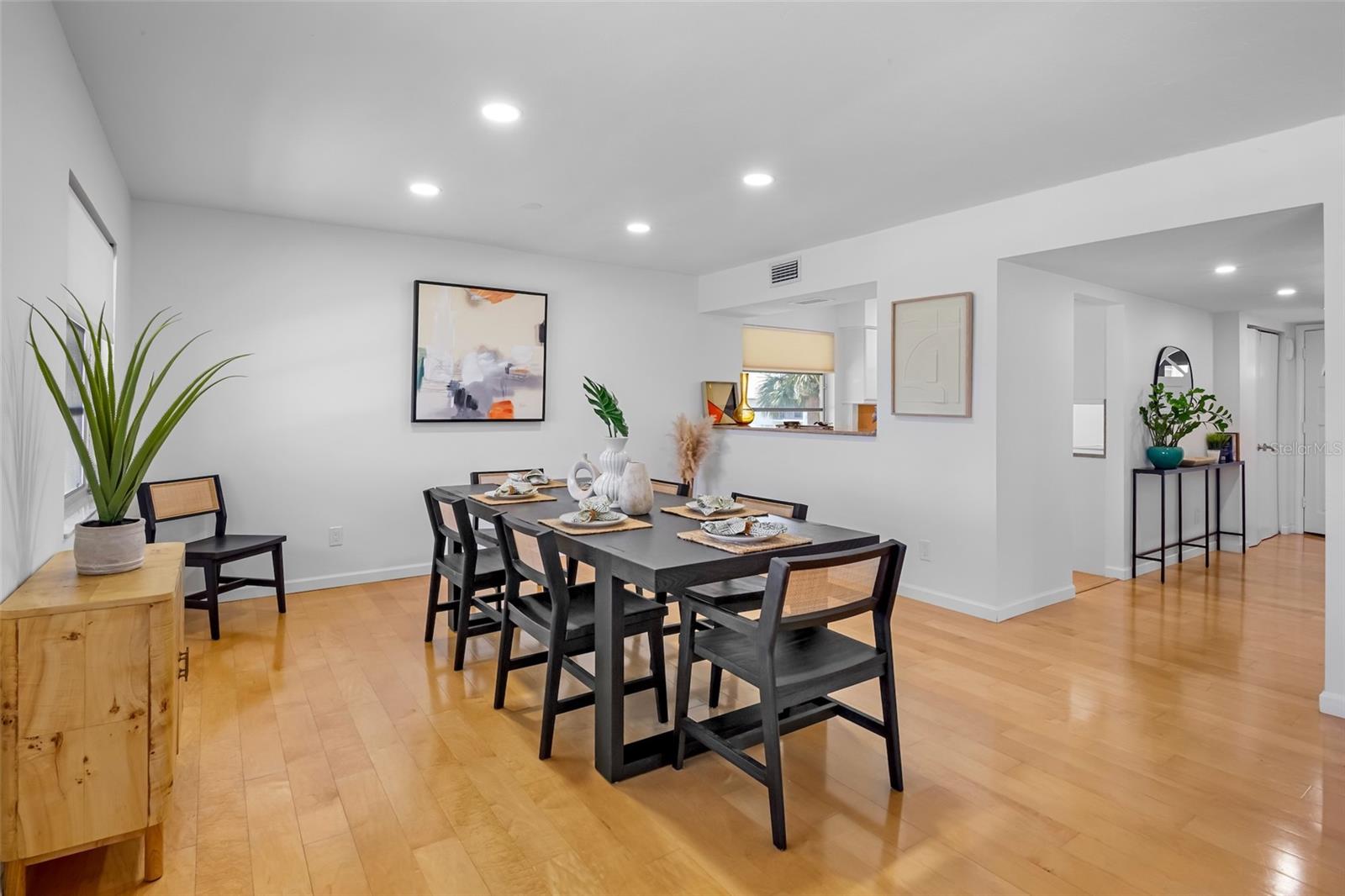 PELICAN HARBOUR & BEACH CLUB - Residential