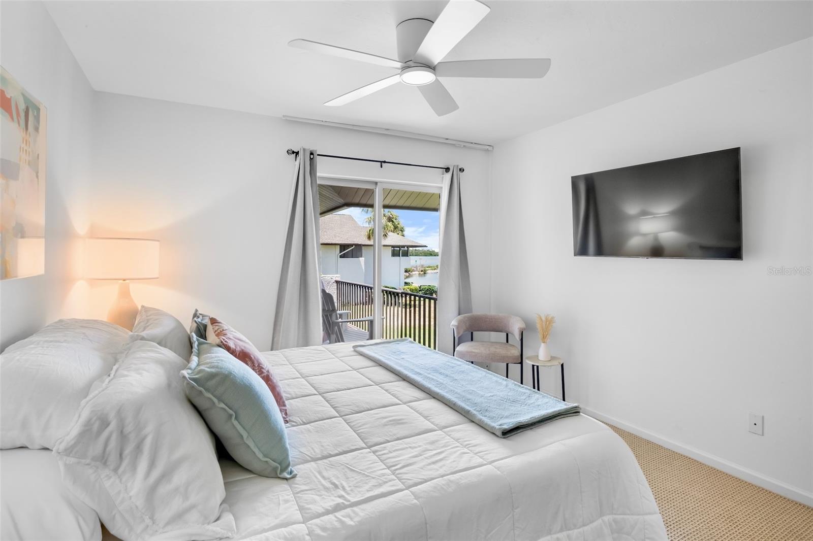 PELICAN HARBOUR & BEACH CLUB - Residential