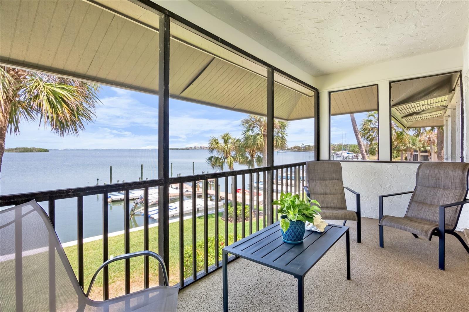 PELICAN HARBOUR & BEACH CLUB - Residential