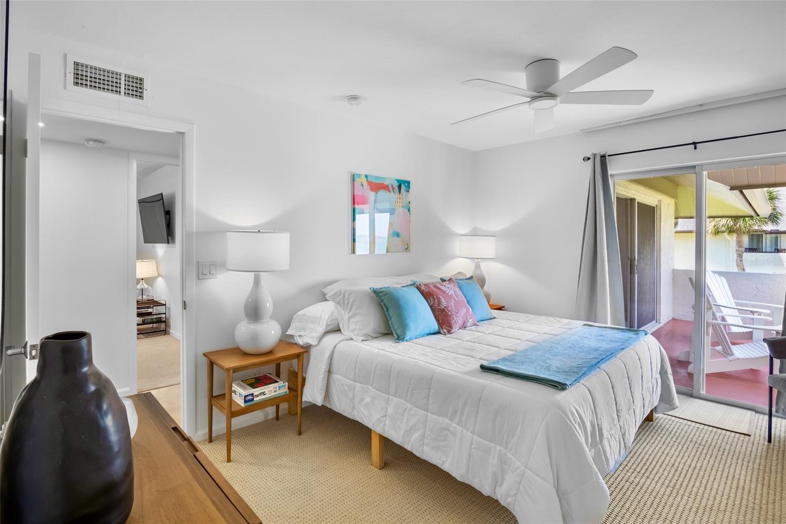 PELICAN HARBOUR & BEACH CLUB - Residential