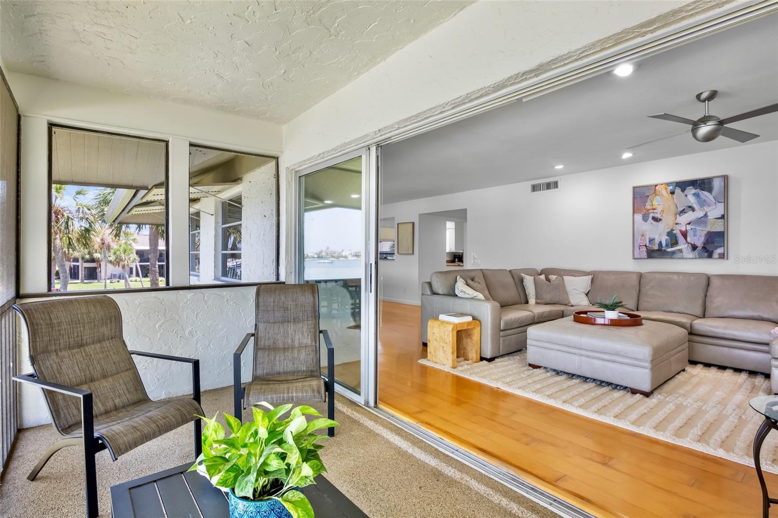 PELICAN HARBOUR & BEACH CLUB - Residential