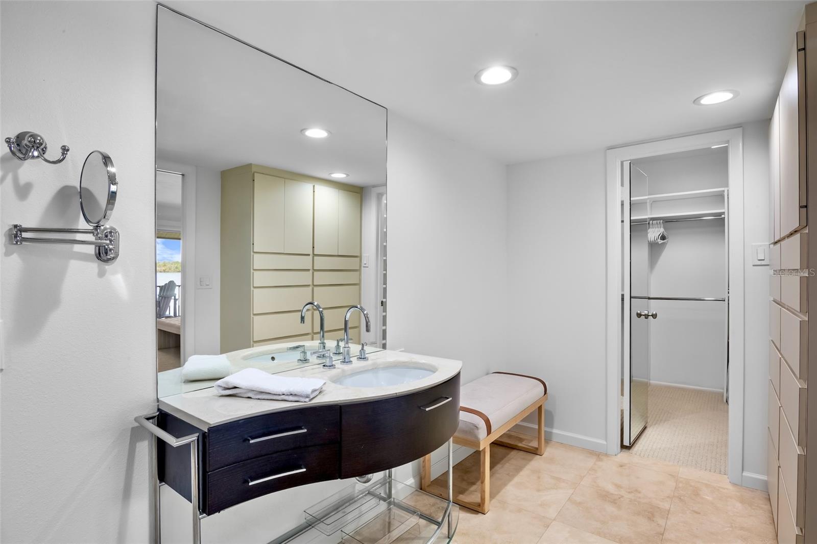 PELICAN HARBOUR & BEACH CLUB - Residential