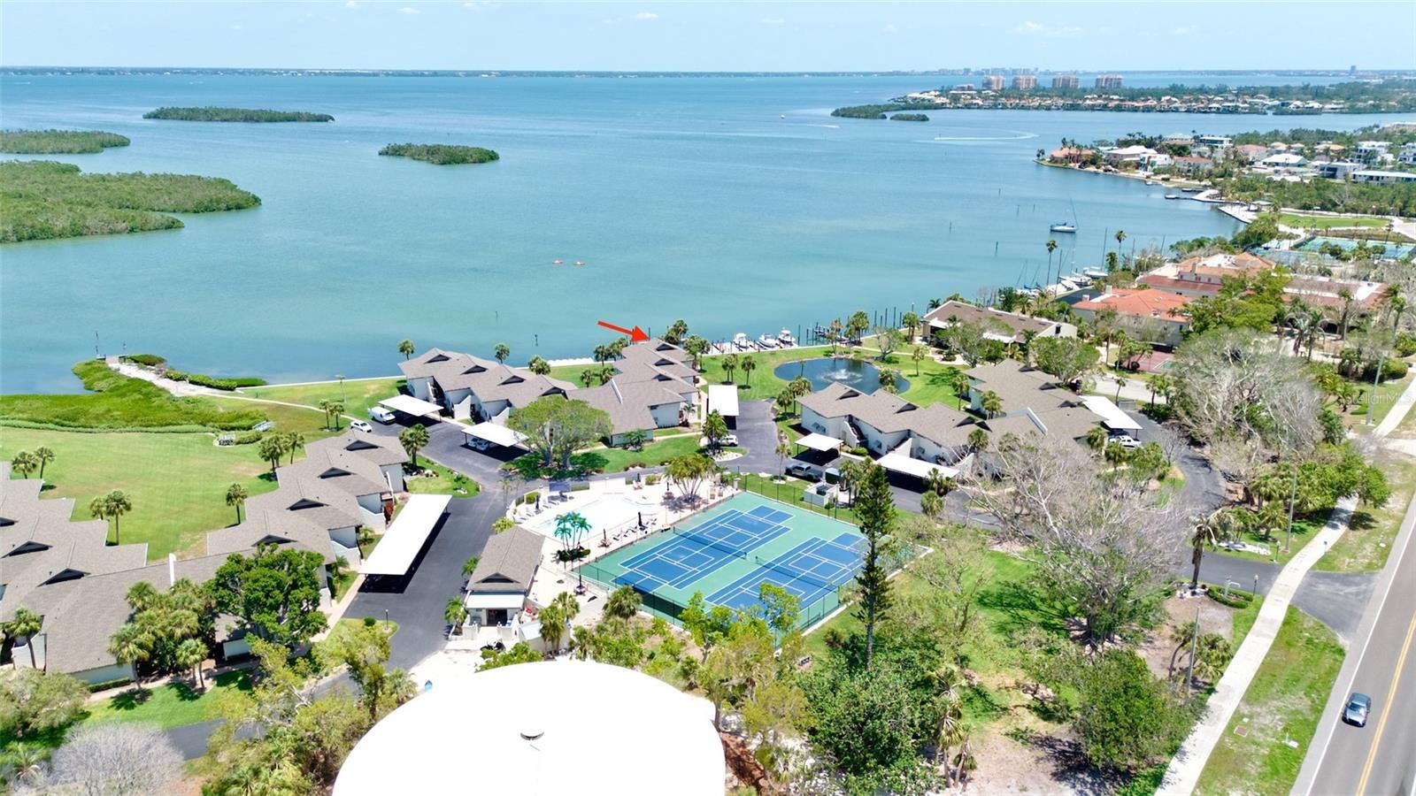 PELICAN HARBOUR & BEACH CLUB - Residential