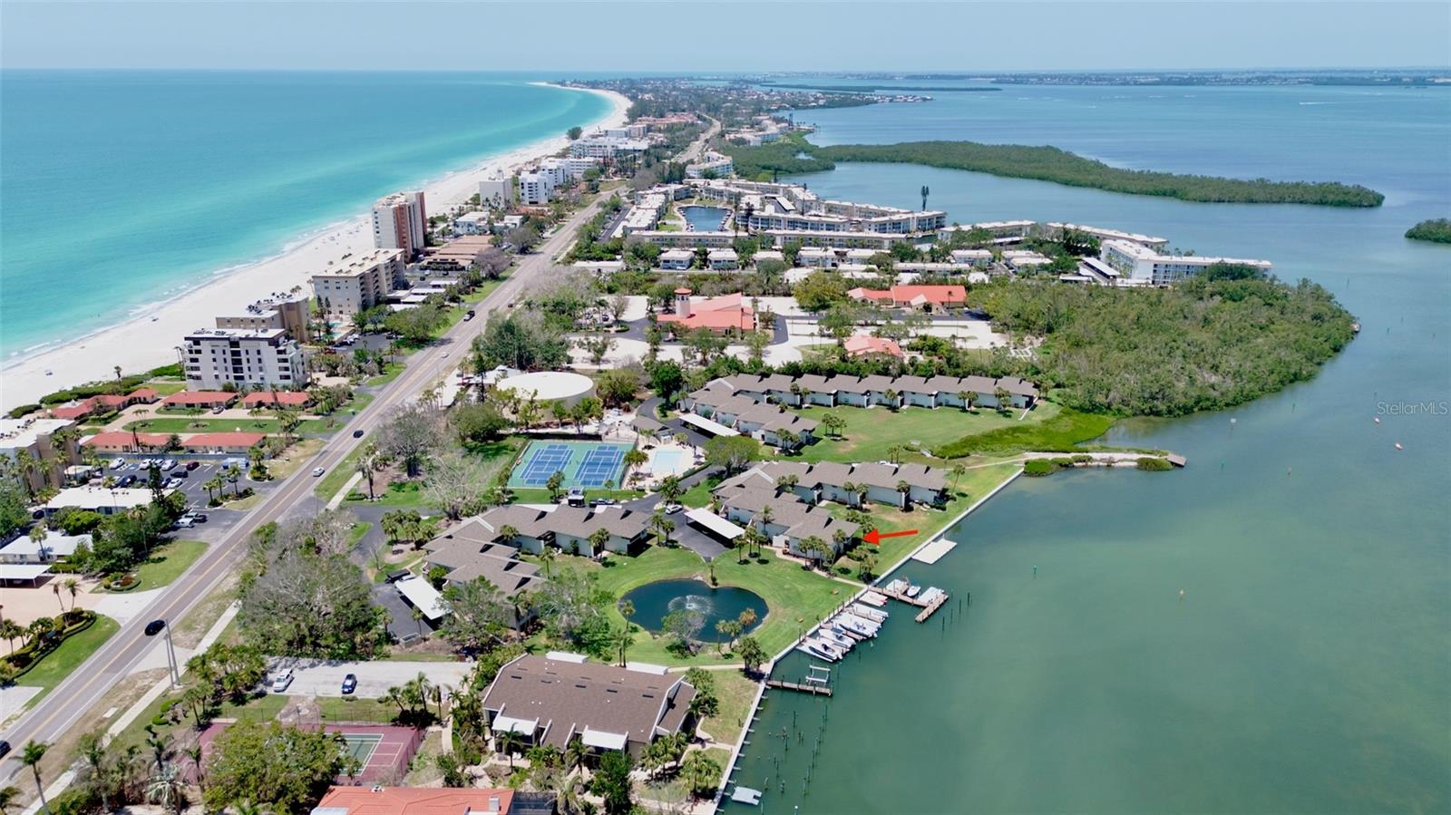 PELICAN HARBOUR & BEACH CLUB - Residential