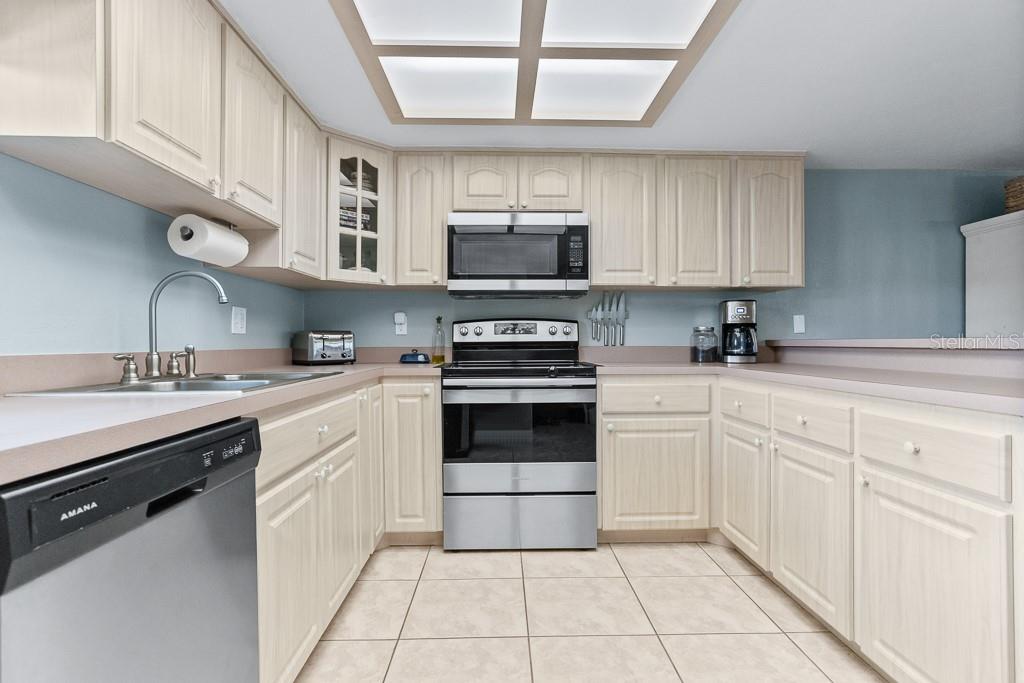 EAST LAKE WOODLANDS CLUSTER HOMES - Residential