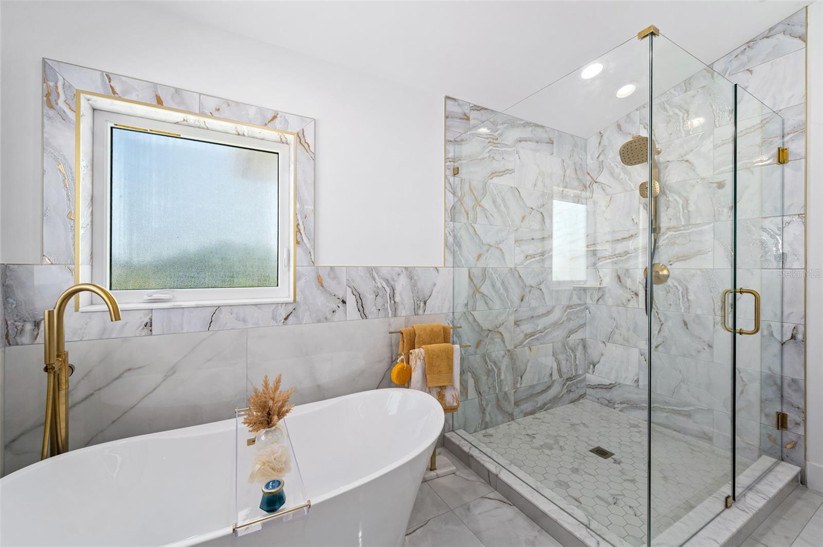 CORAL SANDS - Residential