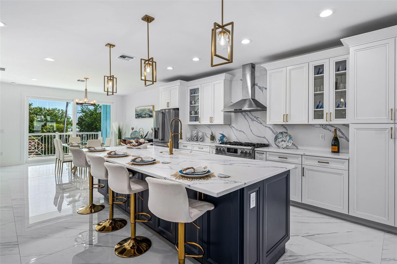 CORAL SANDS - Residential