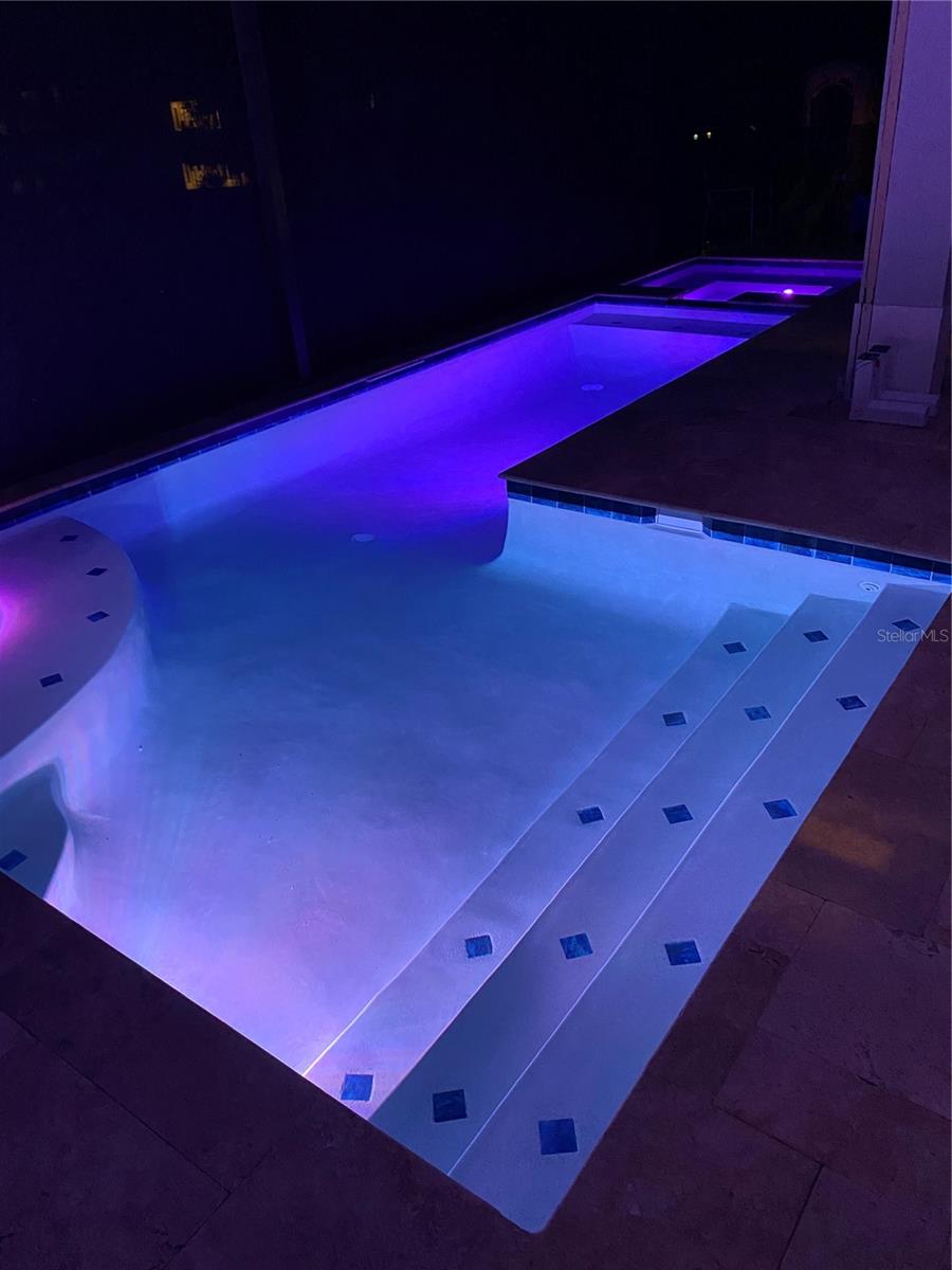 GRANDE CHAMPION - Residential