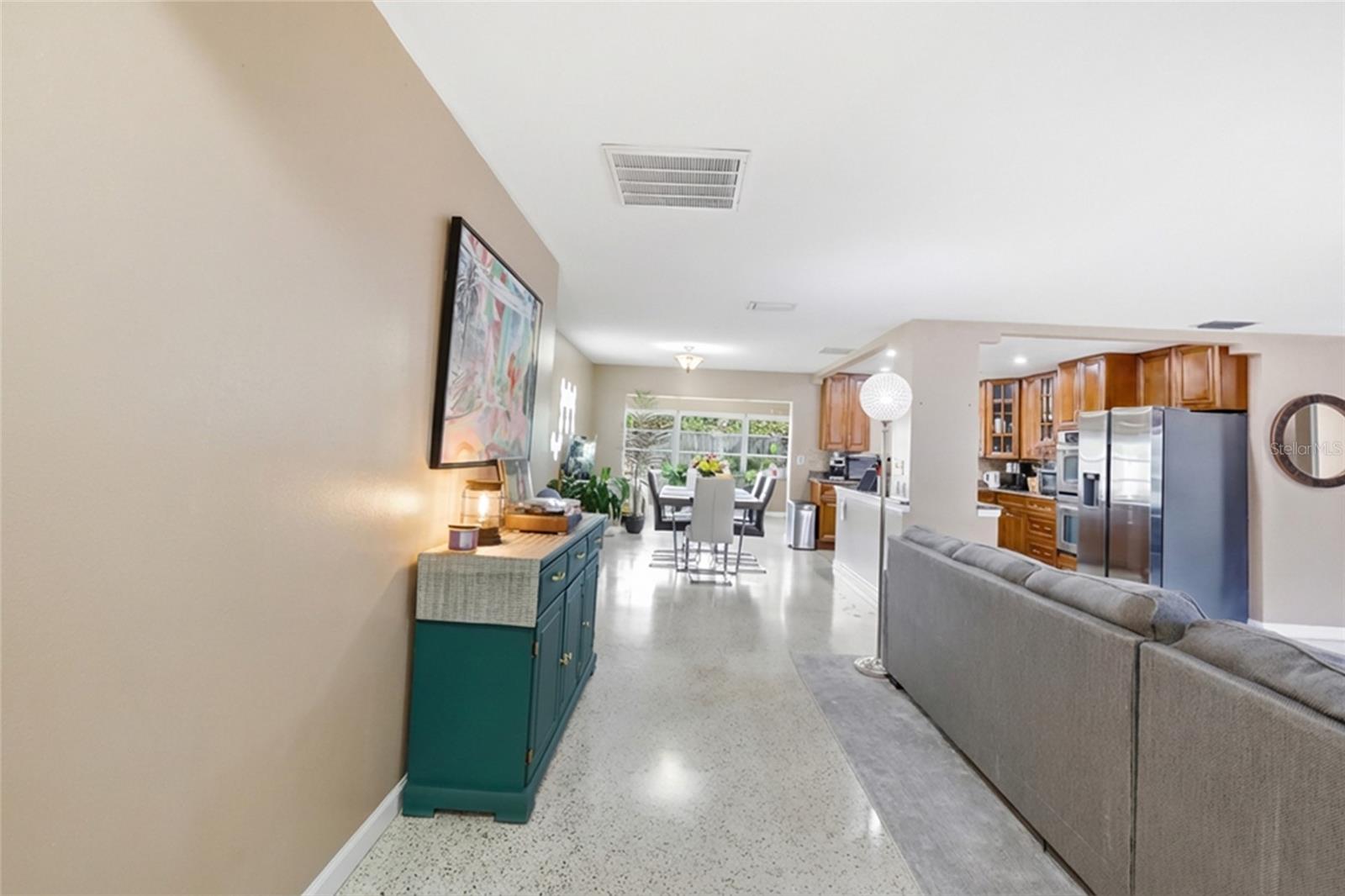 5525 CHENAULT AVENUE