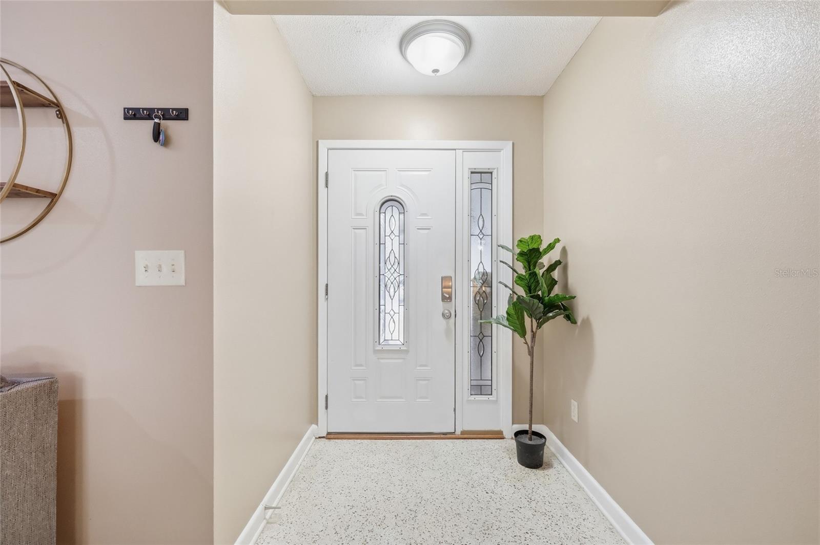 5525 CHENAULT AVENUE