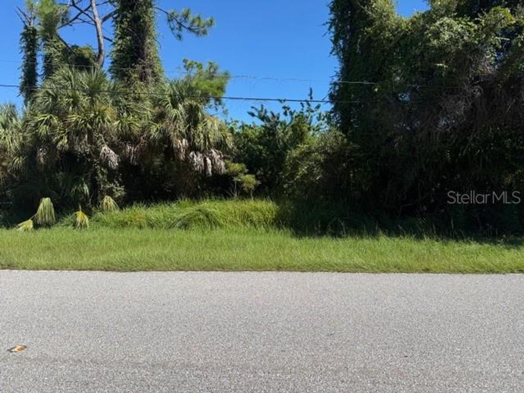 Photo of 1 Nordendale Boulevard, North Port, FL 34288 (MLS # A4666250)