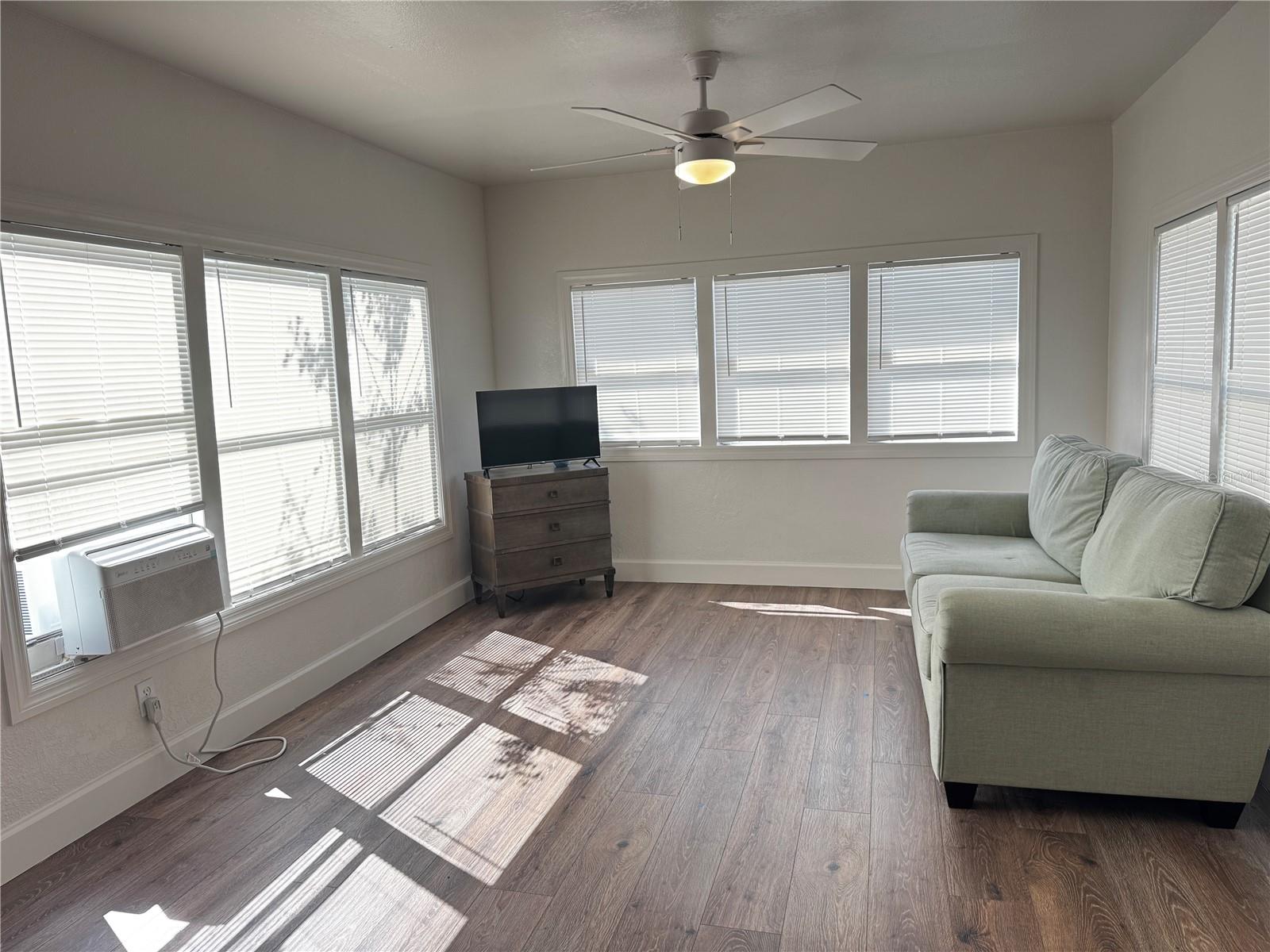 HIDDEN LAKE RESORT - Residential Lease