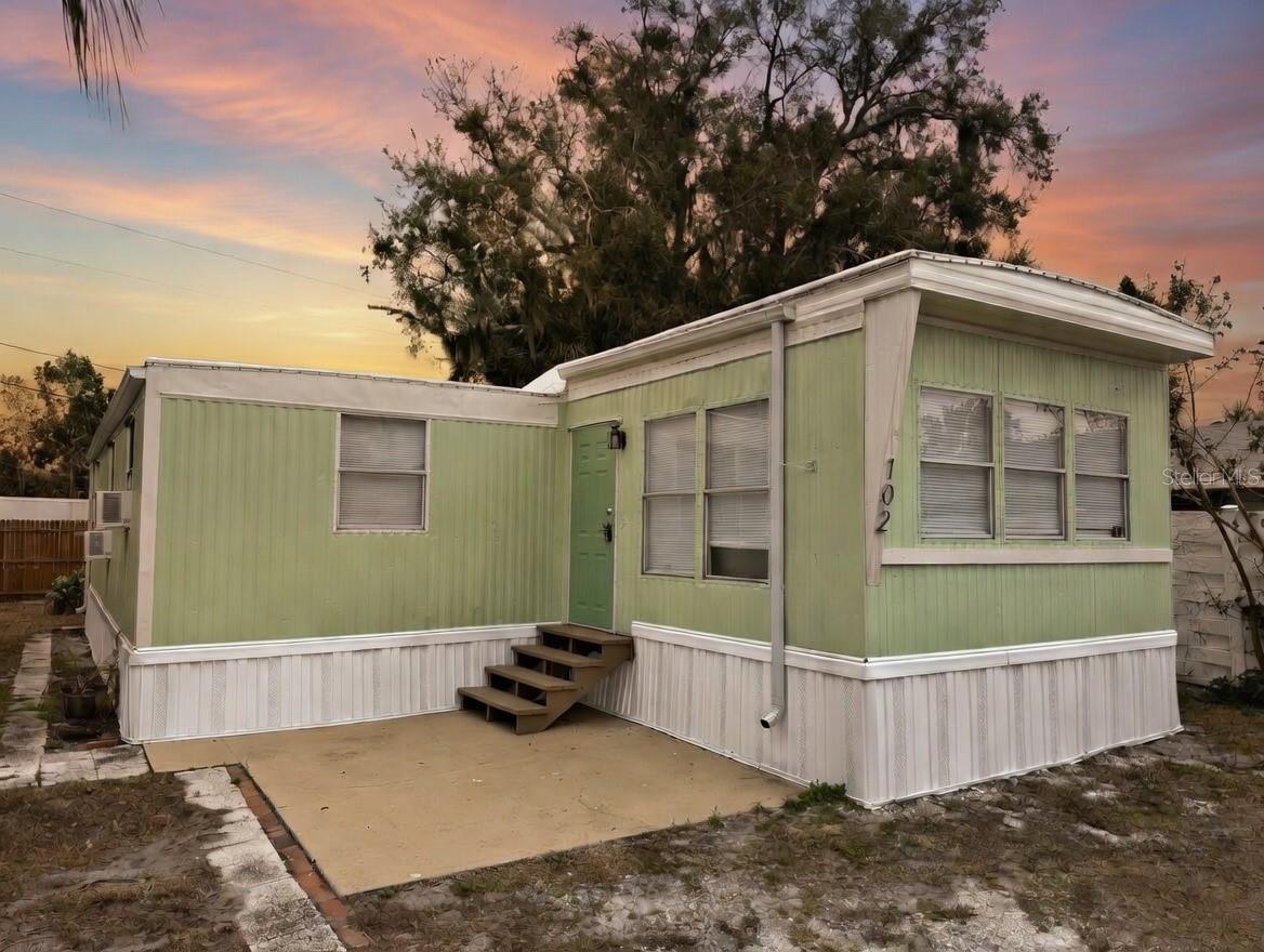 HIDDEN LAKE RESORT - Residential Lease