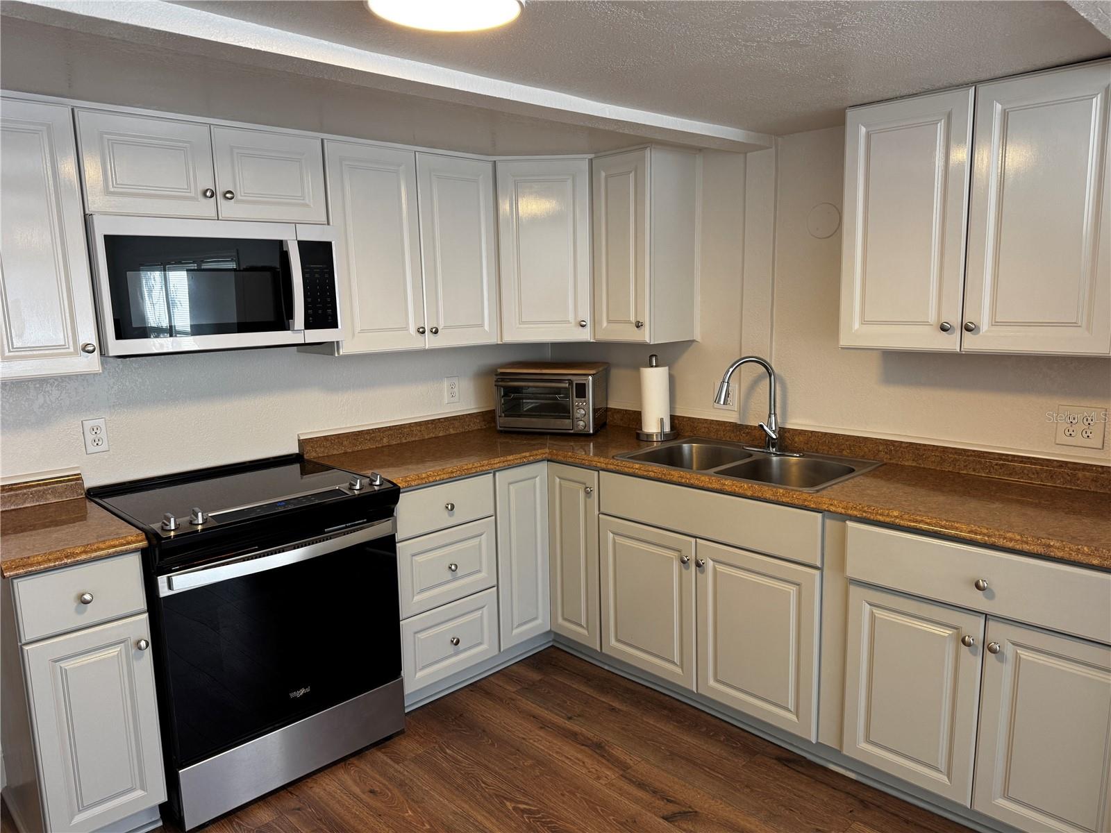 HIDDEN LAKE RESORT - Residential Lease