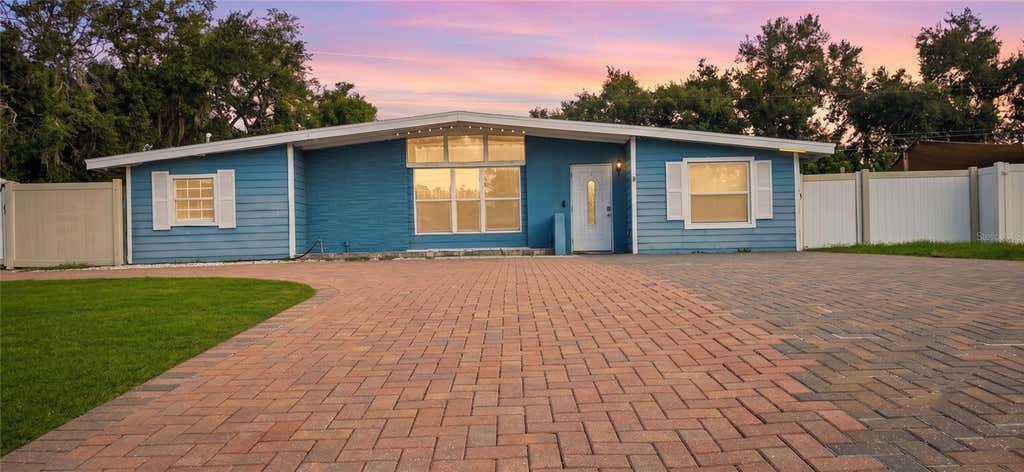 Photo of 3609 Schwalbe Drive, Sarasota, FL 34235 (MLS # A4701834)