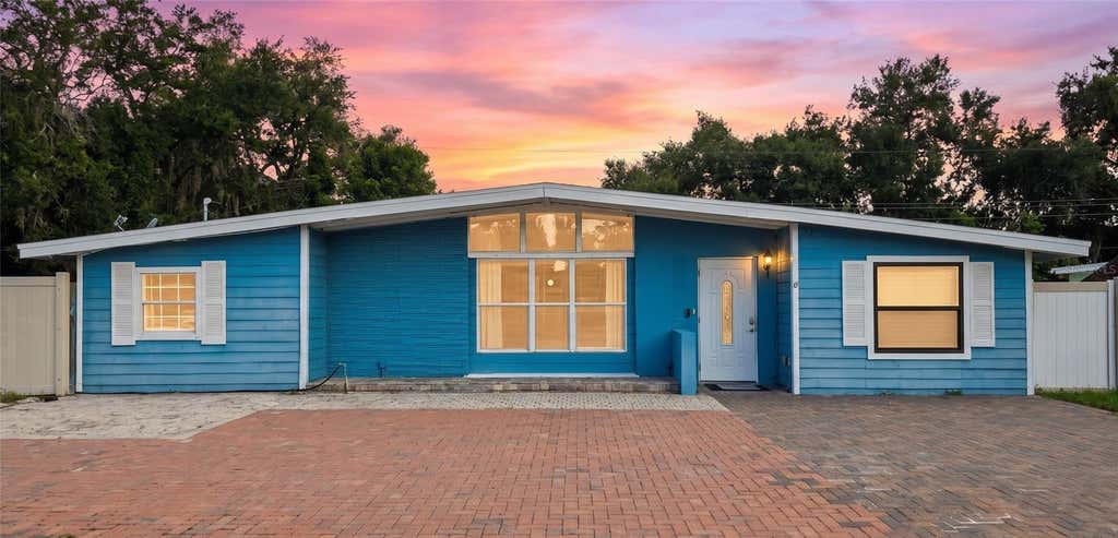 Photo of 3609 Schwalbe Drive, Sarasota, FL 34235 (MLS # A4701834)