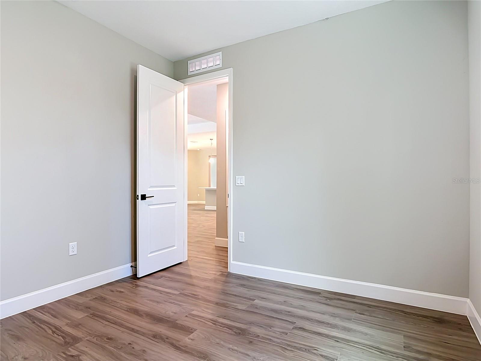 ROYAL TRAILS UNIT 01 - Residential