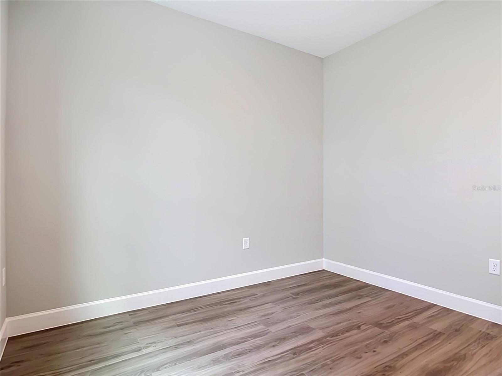 ROYAL TRAILS UNIT 01 - Residential