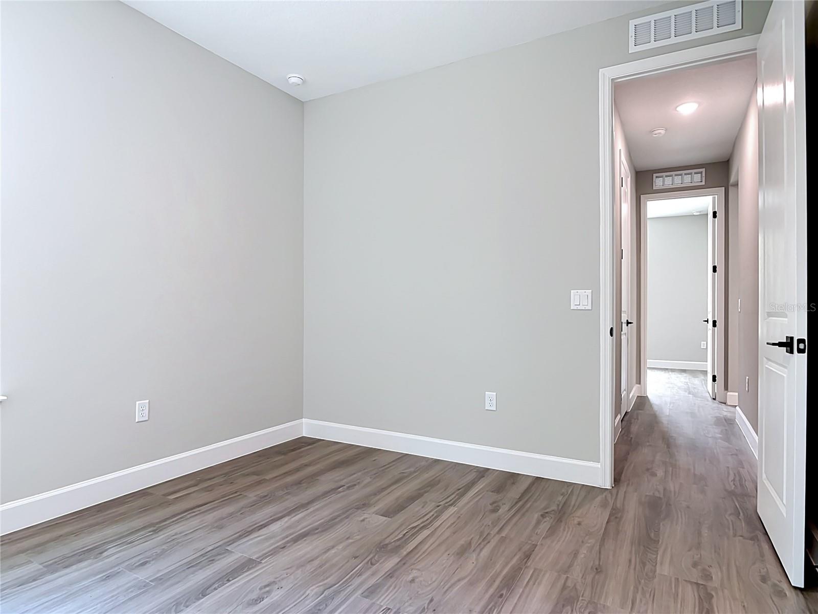 ROYAL TRAILS UNIT 01 - Residential