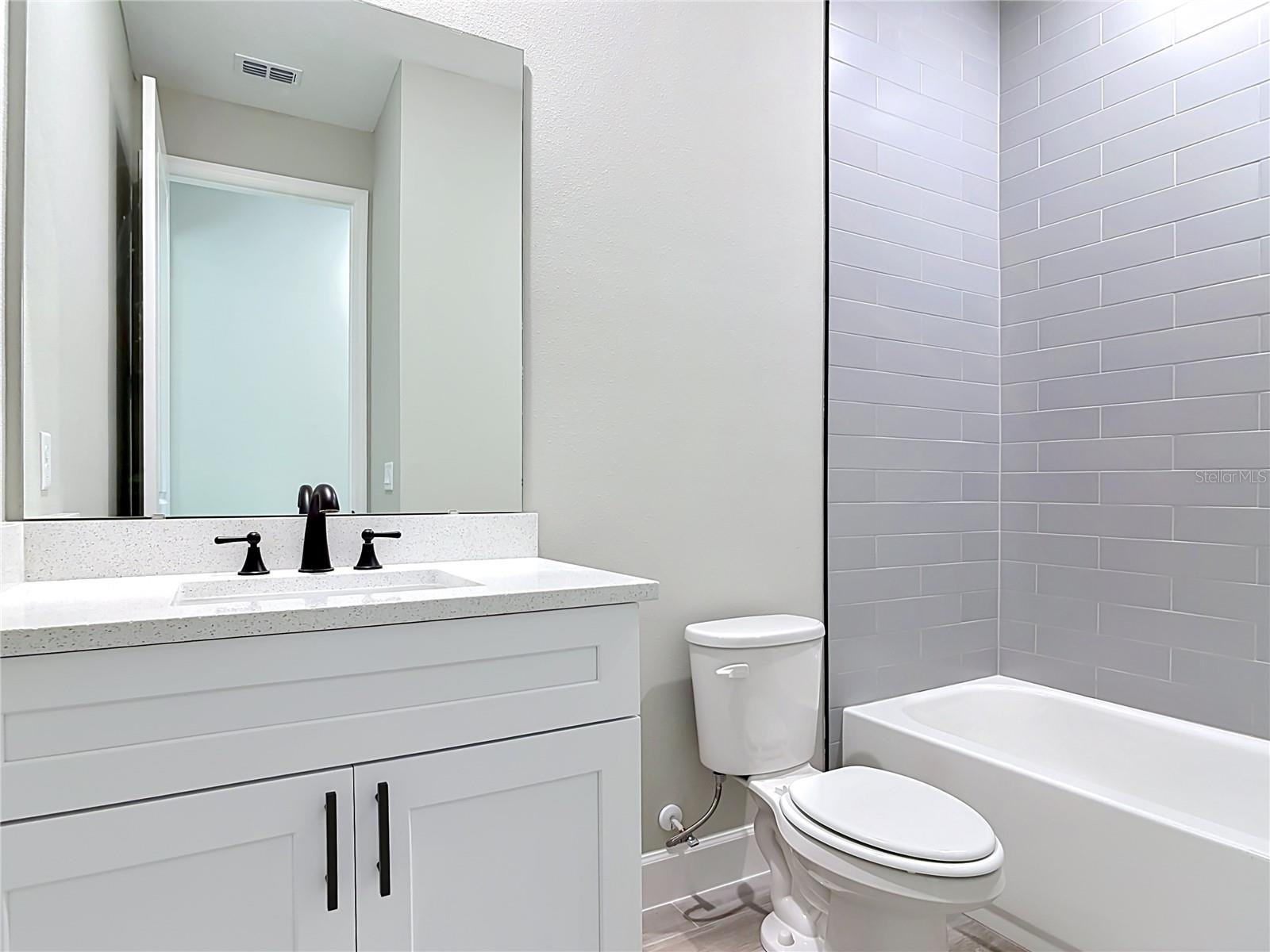 ROYAL TRAILS UNIT 01 - Residential