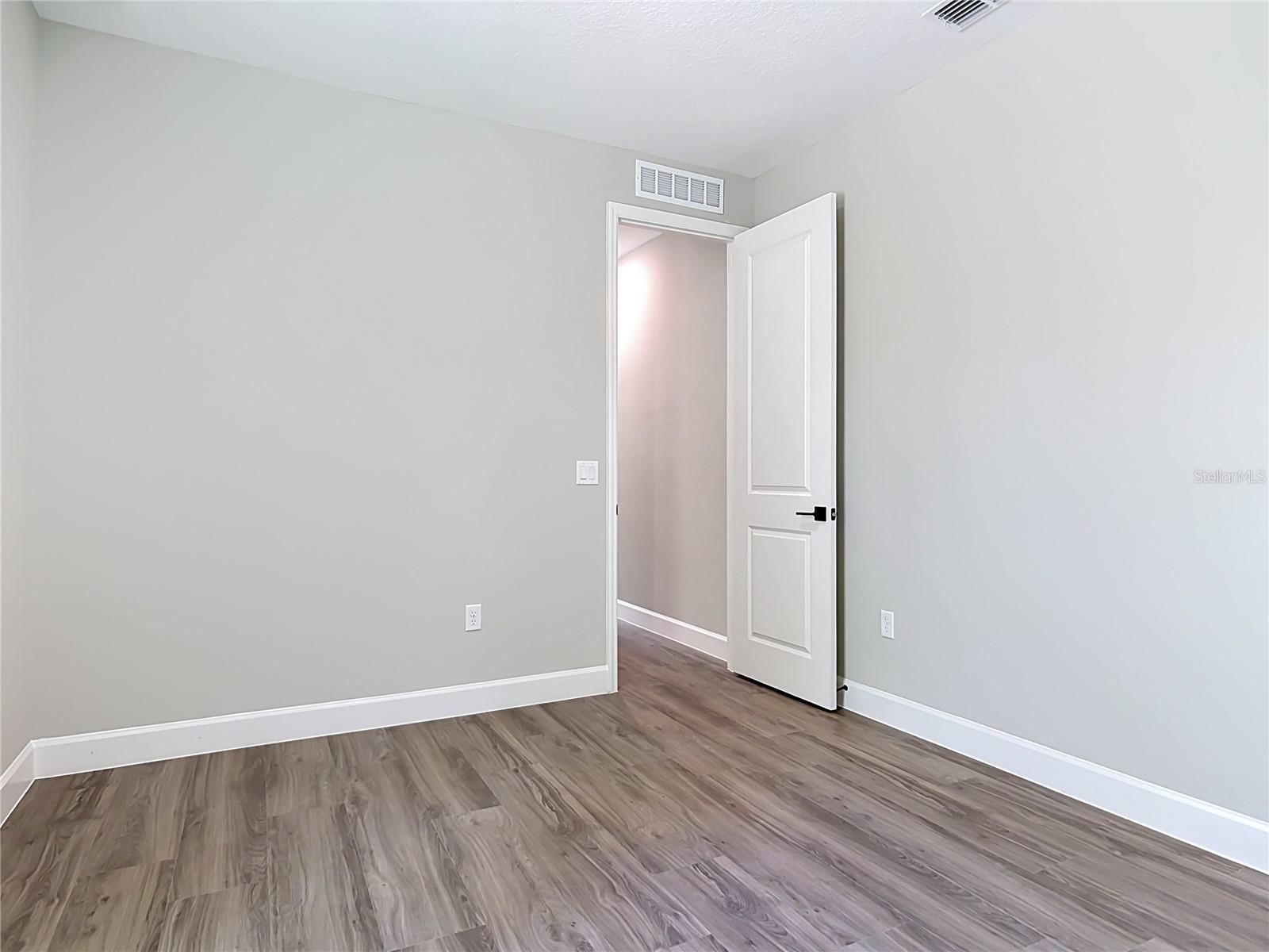 ROYAL TRAILS UNIT 01 - Residential