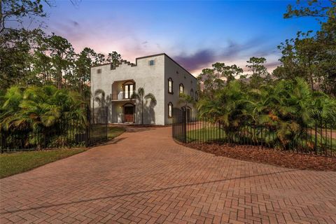 A home in LAKELAND