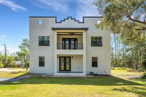 A home in LAKELAND