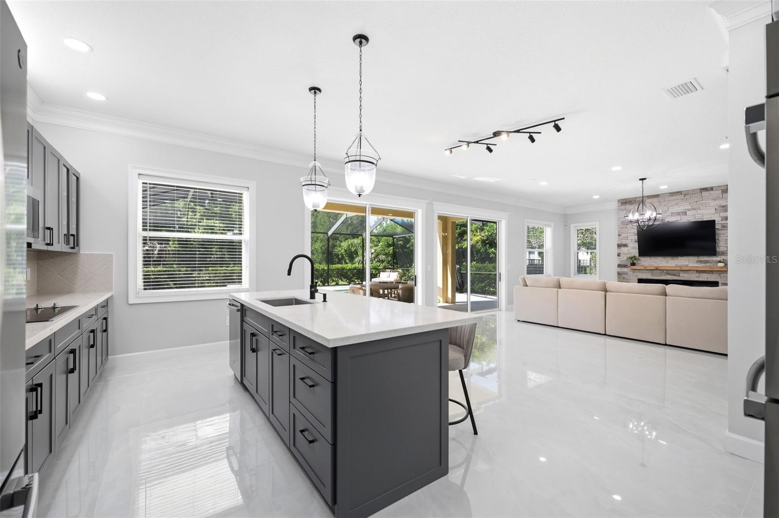 GRAND HAMPTON PH 4 - Residential