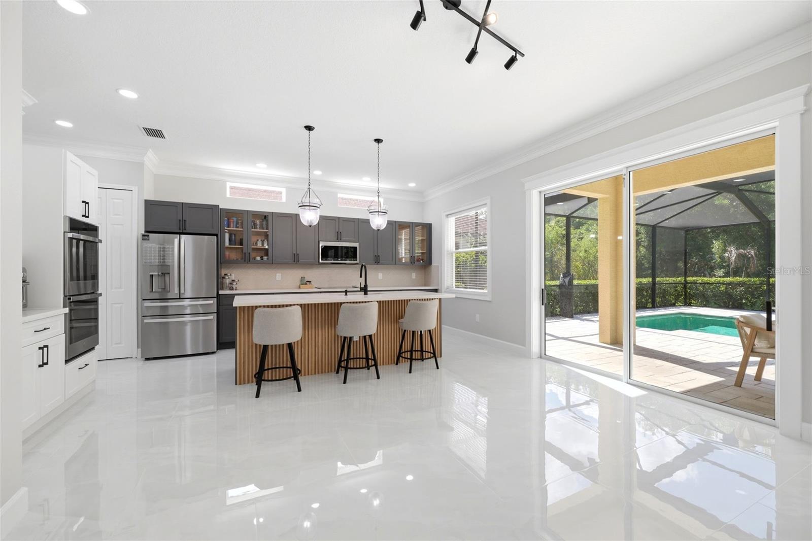 GRAND HAMPTON PH 4 - Residential